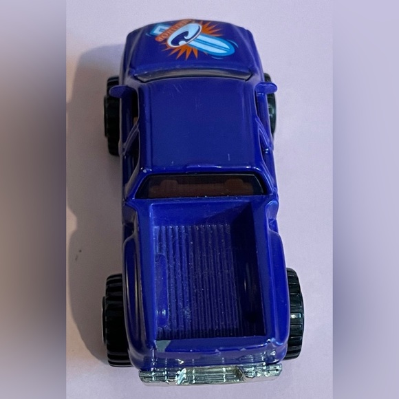 Matchbox 1999 CHEVROLET SILVERADO 4X4 "Surf Shop" - Picture 8 of 8